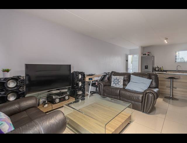2 BEDROOM APARTMENT RENTED IN PARKLANDS